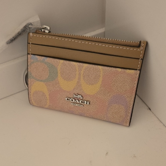 Coach Pastel Card Holder with Tan Accents Nwt - Picture 2 of 3
